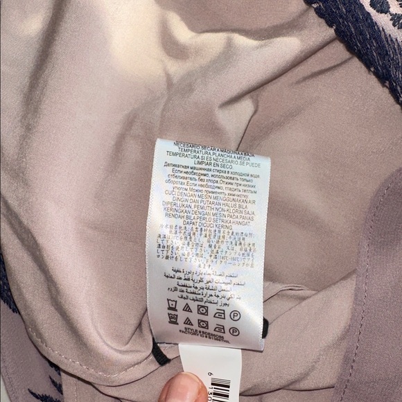 New with tag on BCBGMaxAzria Lilac Mauve Patterned Dress. - Picture 14 of 16